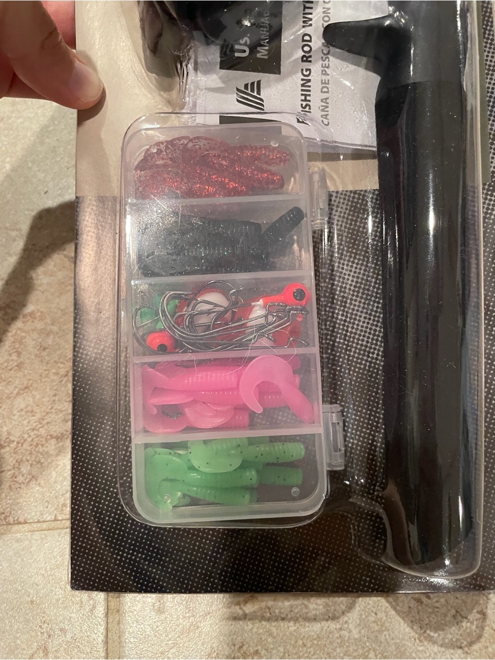 NIB FISHING ROD WITH
TACKLE BOX - Picture 3 of 6